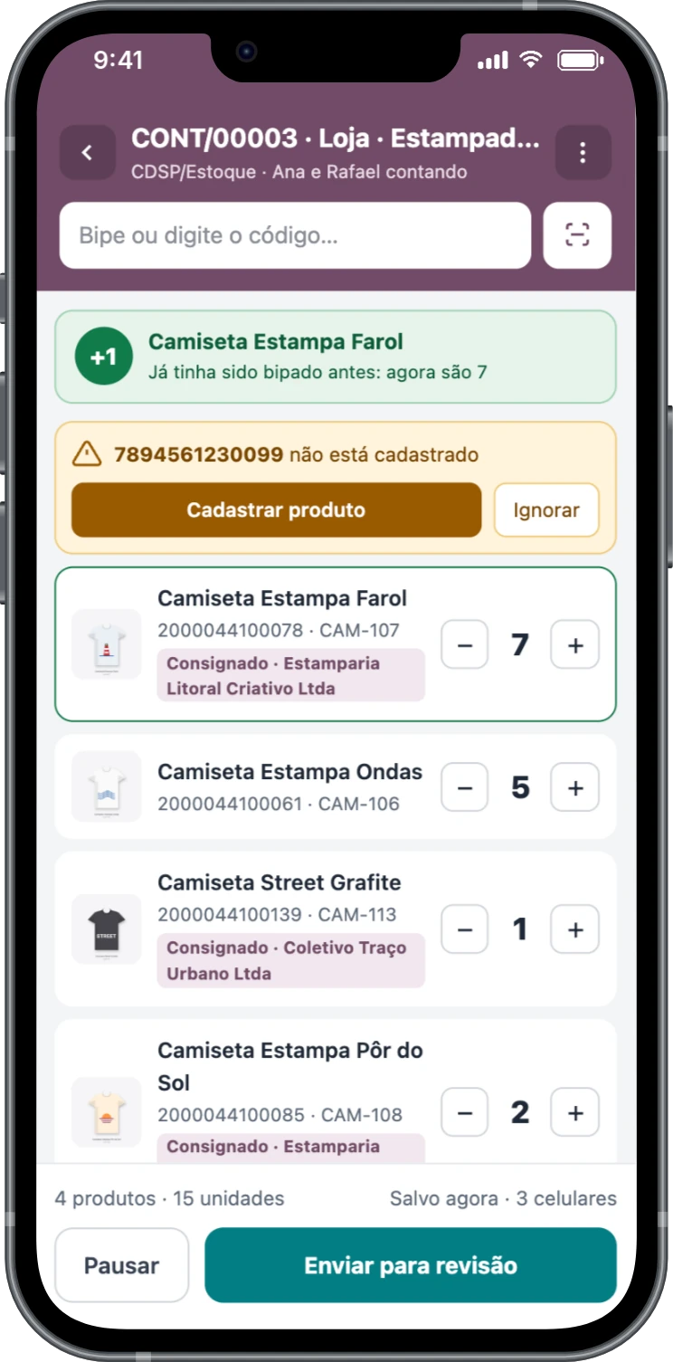 Tela de contagem de estoque no celular com produtos bipados, aviso de leitura e código não cadastrado